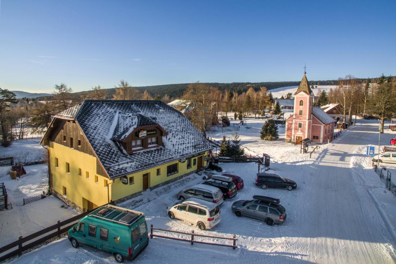 Penzion U Zpevaku Nove Hute Buitenkant foto