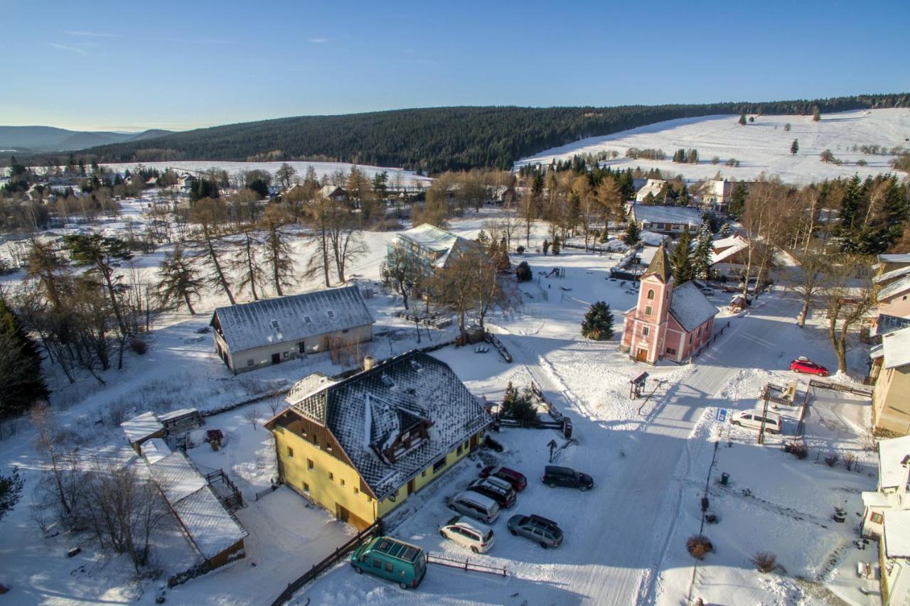 Penzion U Zpevaku Nove Hute Buitenkant foto