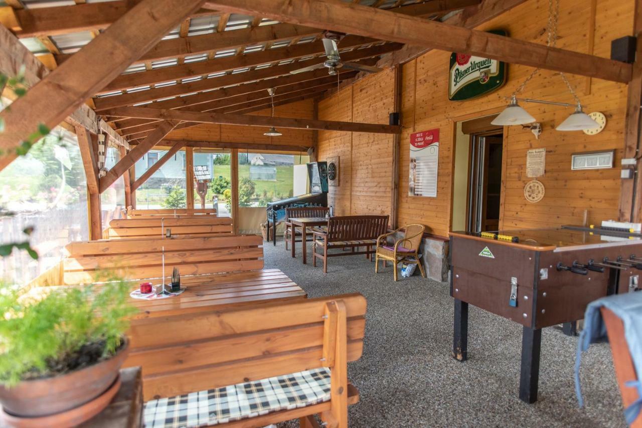 Penzion U Zpevaku Nove Hute Buitenkant foto